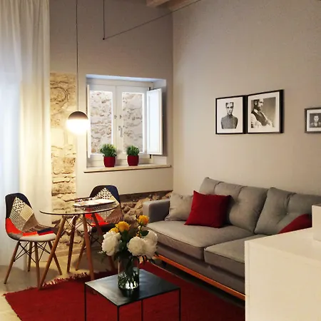 Cinquesuites Ortigia Bed & Breakfast 4*